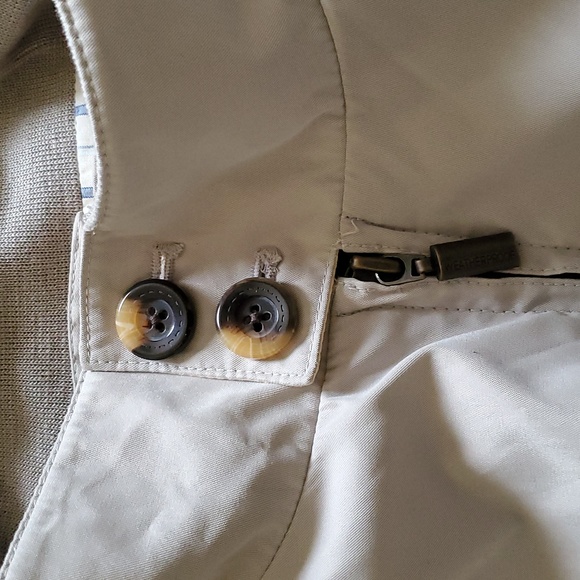 Weatherproof Microfiber Lightweight Jacket - Picture 10 of 11